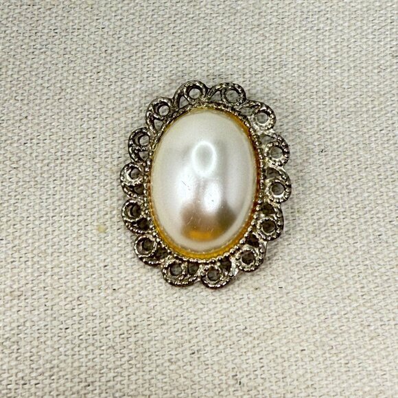 Vintage Filigree Brooch Classic Style‎ Imitation Pearl Gold Tone Retro - Picture 1 of 9